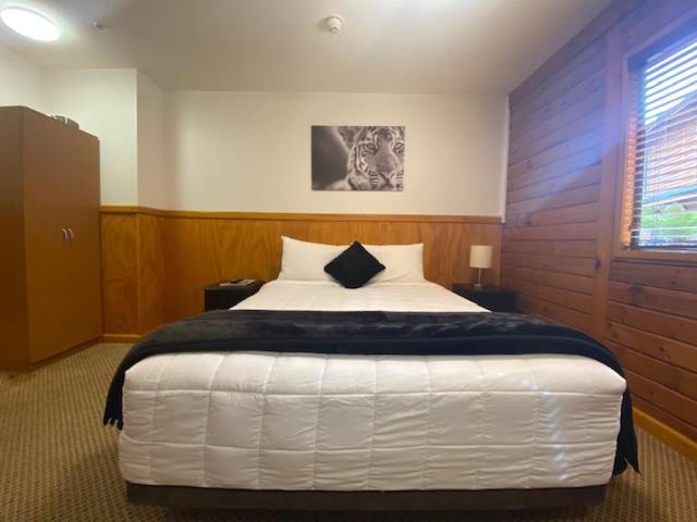 Lakefront Hotel
