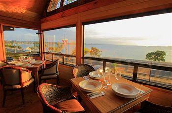 Lakefront Hotel 3*